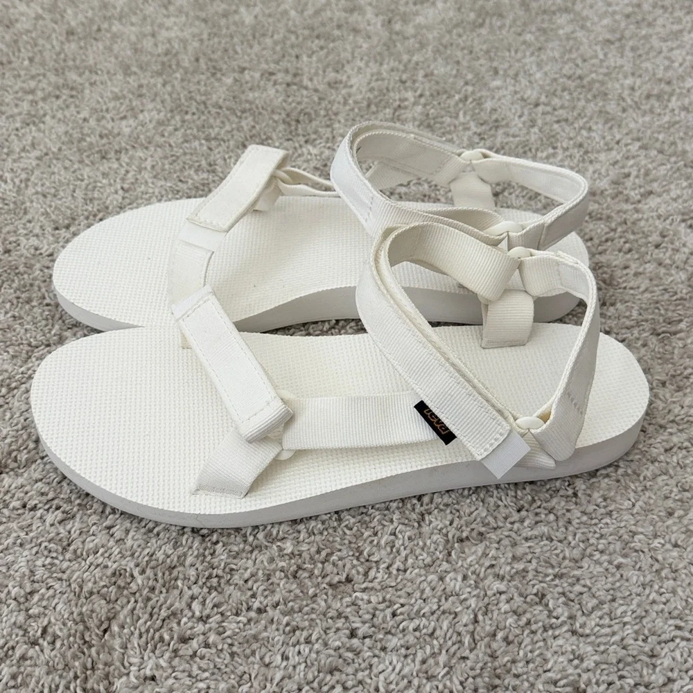 Women's White Adjustable Strap Sandals